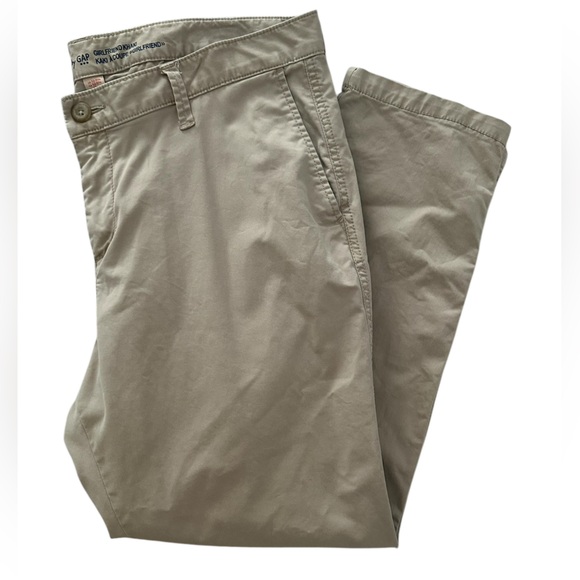 GAP Pants - GAP Girlfriend Khakis high rise straight leg crop size 12 26" inseam